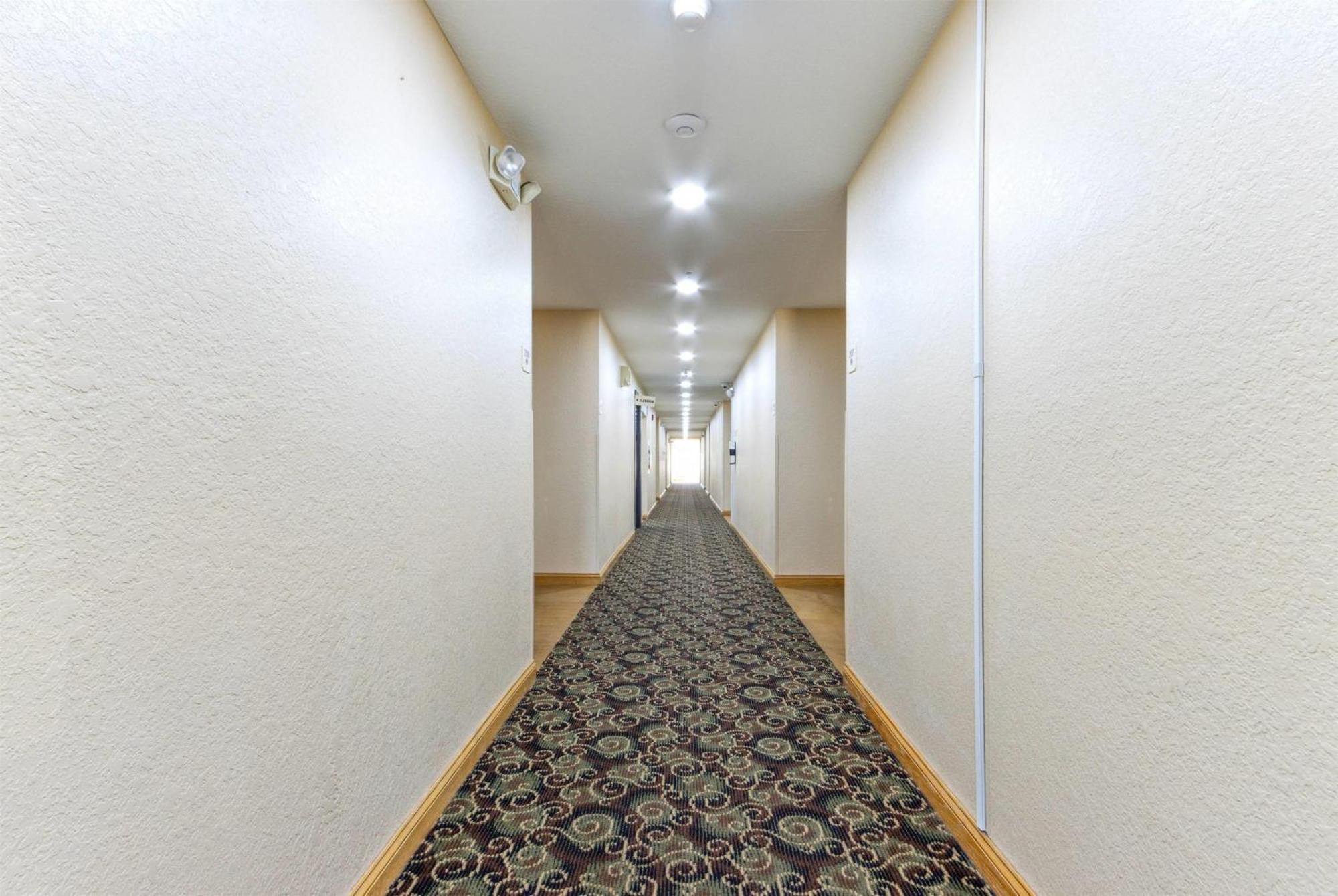 Отель Super 8 By Wyndham Uniontown Pa Экстерьер фото