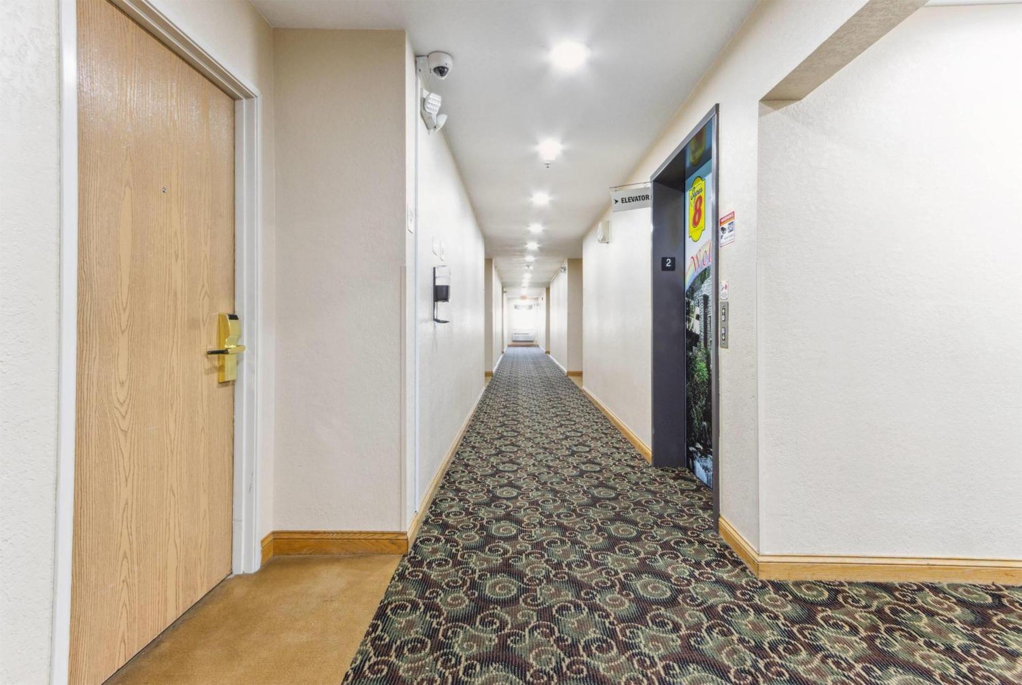 Отель Super 8 By Wyndham Uniontown Pa Экстерьер фото