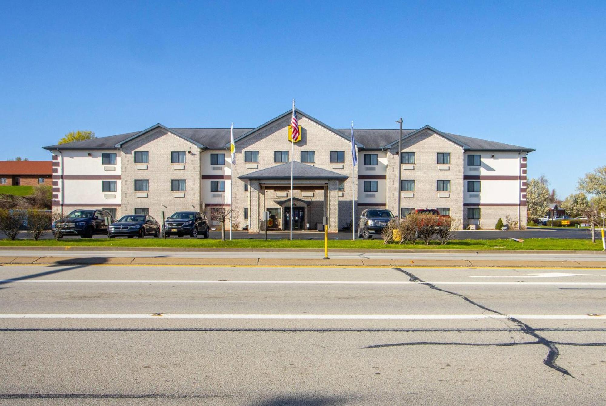Отель Super 8 By Wyndham Uniontown Pa Экстерьер фото